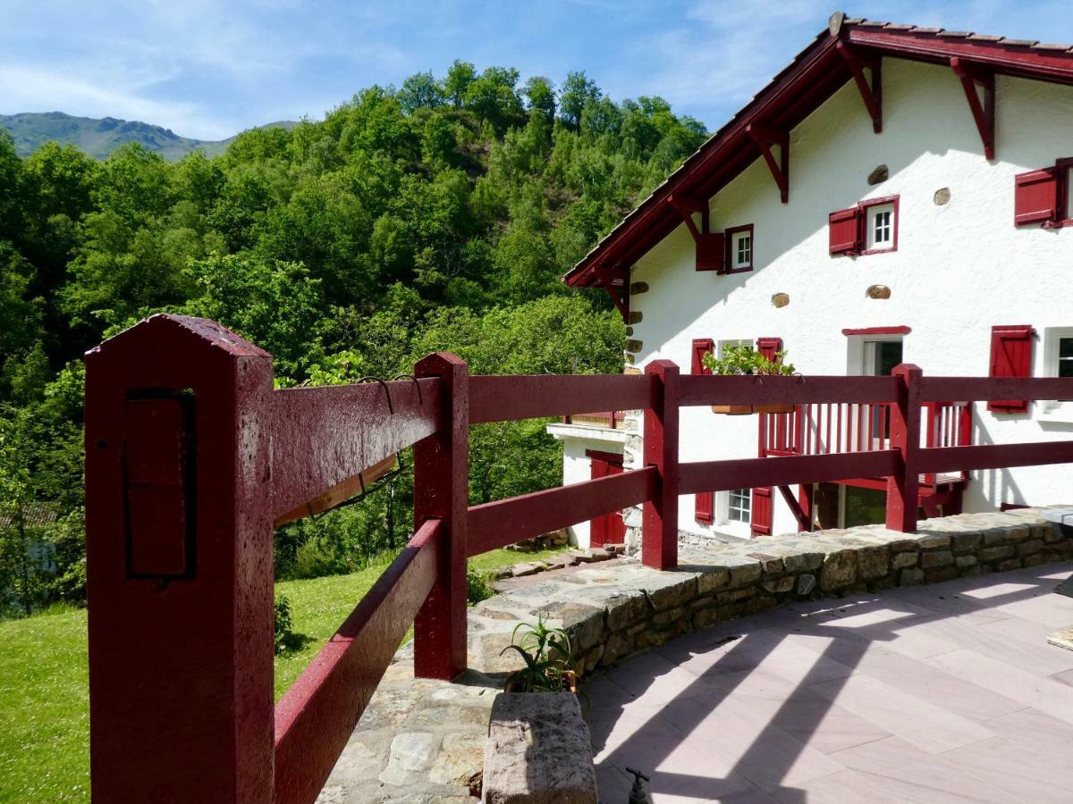 Chambres D'Hotes Agorerreka Сент-Этьен-де-Баигорри Экстерьер фото